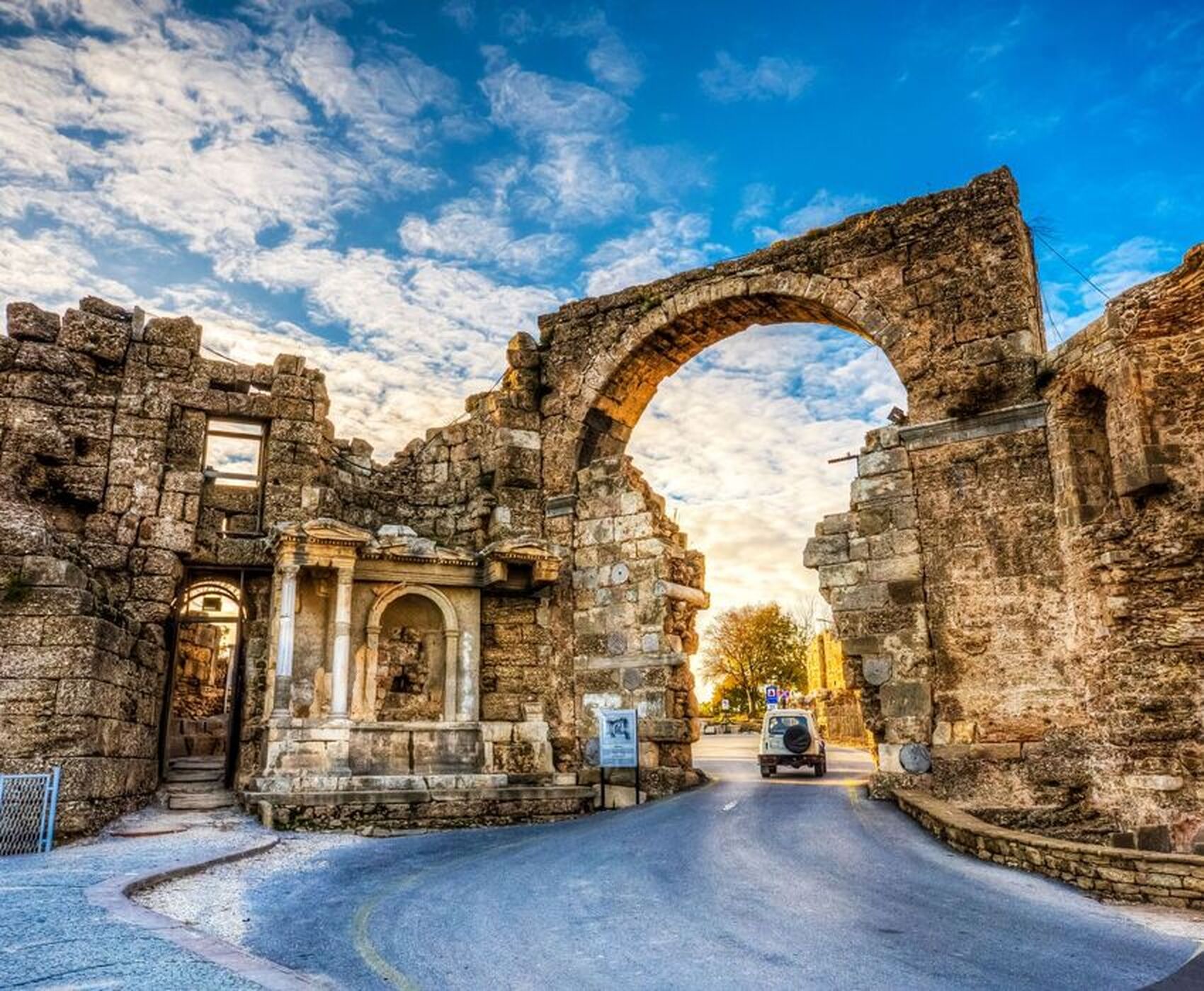 PERGE & ASPENDOS & SİDE