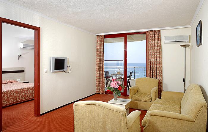 TAKSiM INTERNATiONAL OBAKÖY