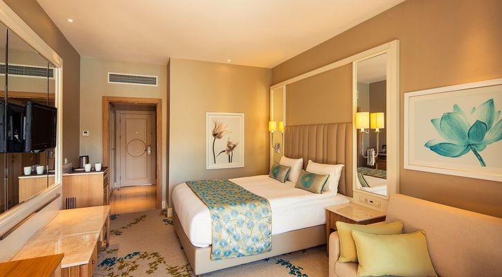 TITANIC RESORT HOTEL