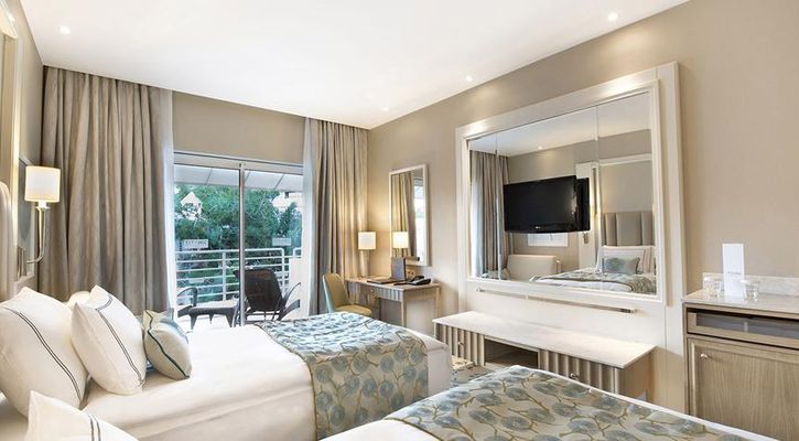 TITANIC RESORT HOTEL