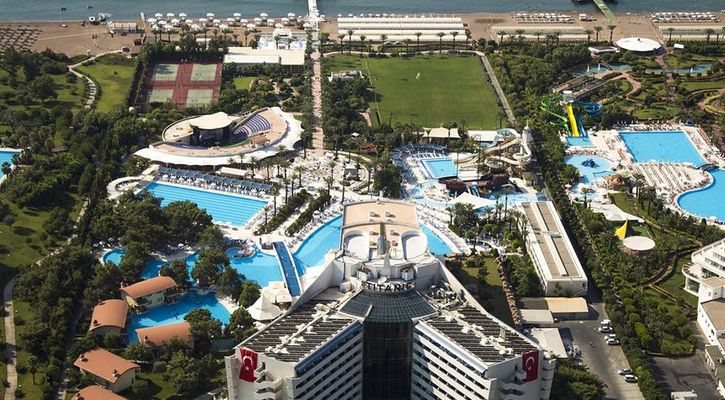 TITANIC RESORT HOTEL