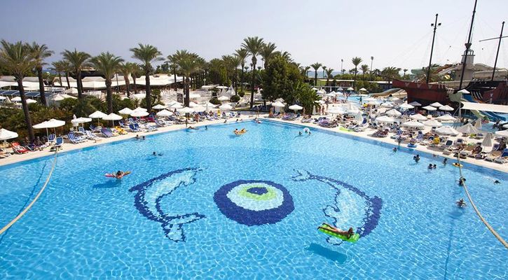 TITANIC RESORT HOTEL