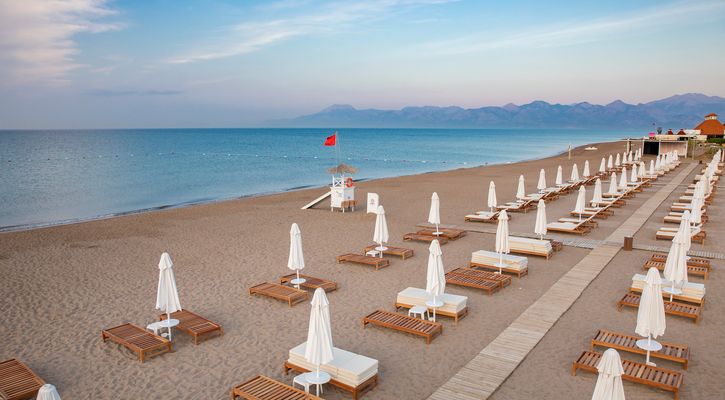 Lara Barut Collection