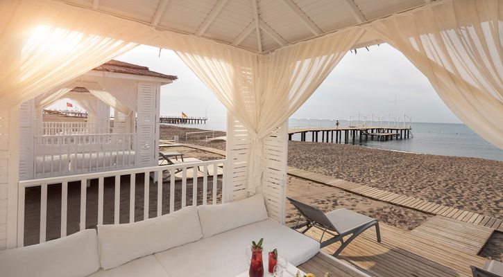 Lara Barut Collection