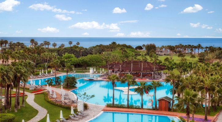 Lara Barut Collection