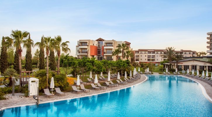 Lara Barut Collection