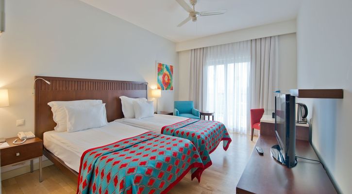 Lara Barut Collection