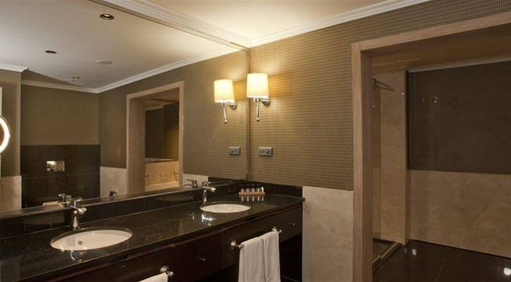 Amara Premier Palace Hote