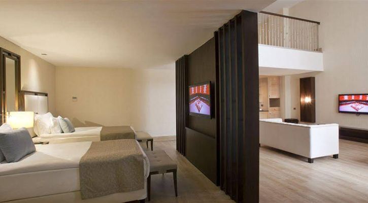 Amara Premier Palace Hote