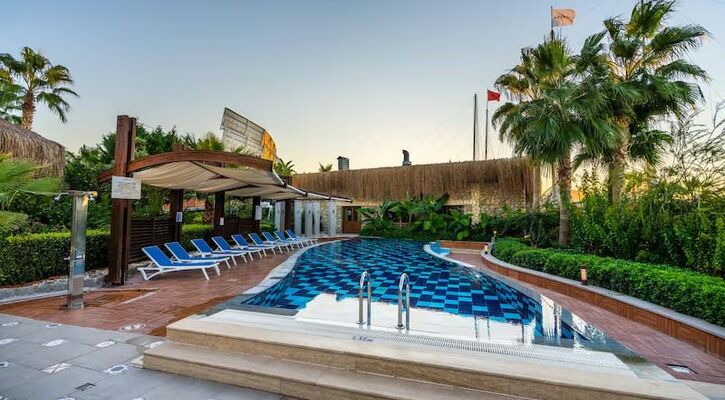 Adenya Hotel & Resort