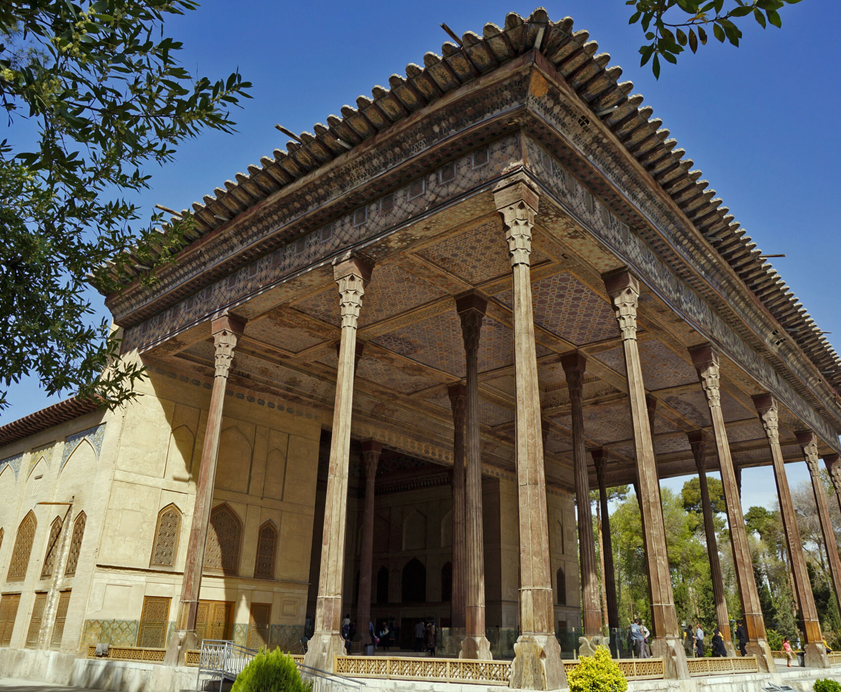 ANTALYA DAN UÇAKLI BÜYÜK İRAN TURU (EKONOMİK PAKET)