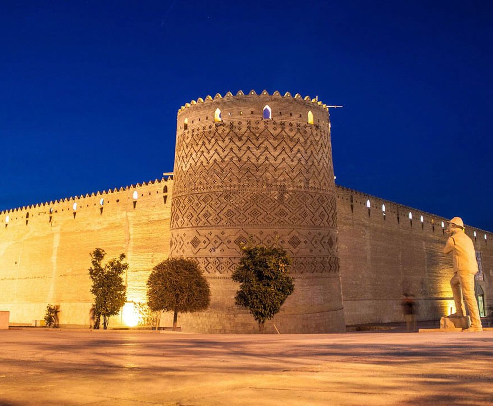 ANTALYA DAN UÇAKLI BÜYÜK İRAN TURU (EKONOMİK PAKET)