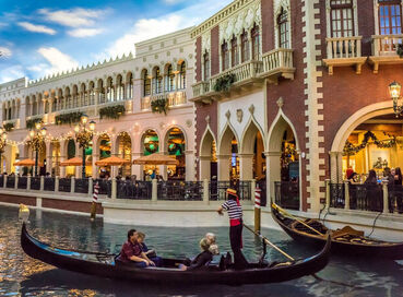 İzmir Çıkışlı İtalya`nın İncileri & Büyülü Venedik Karnavalı Turu