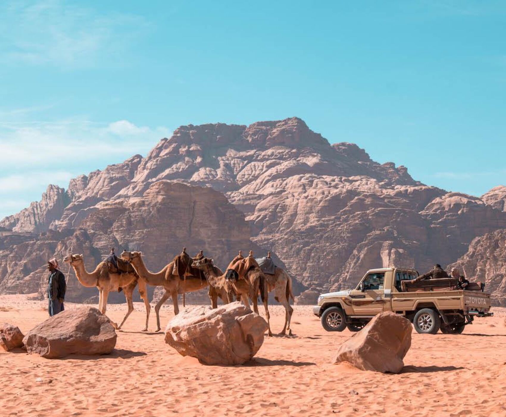 İSTANBUL ÇIKIŞLI VİZESİZ HER ŞEY DAHİL BAŞTAN BAŞA ÜRDÜN KEŞİF TURU